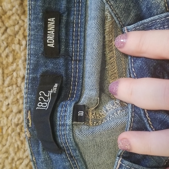 1822 Skinny Jeans - Picture 2 of 3